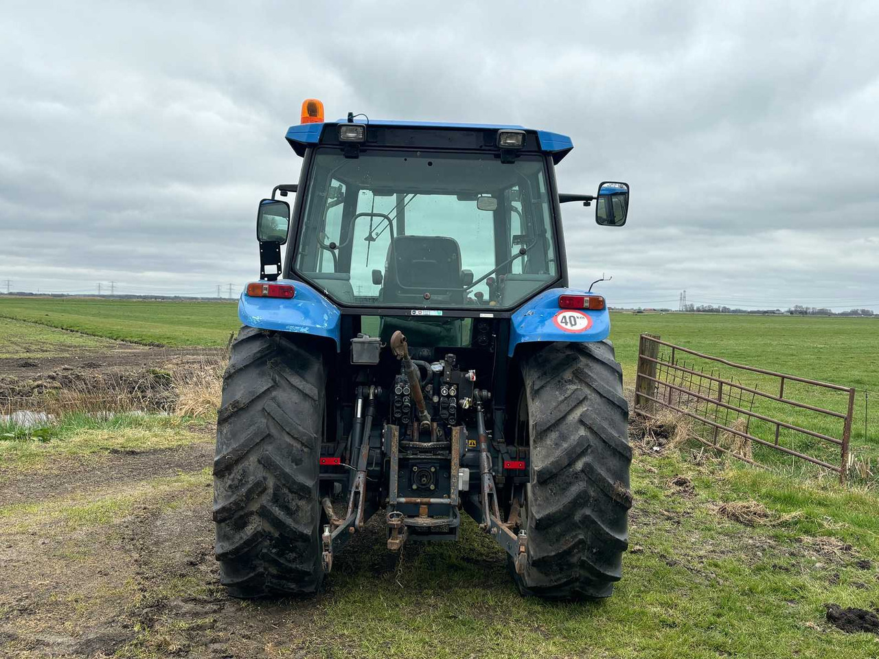 New Holland ts90 - 장궤형 트랙터 : 사진 5 New Holland ts90 - 장궤형 트랙터 : 사진 5
