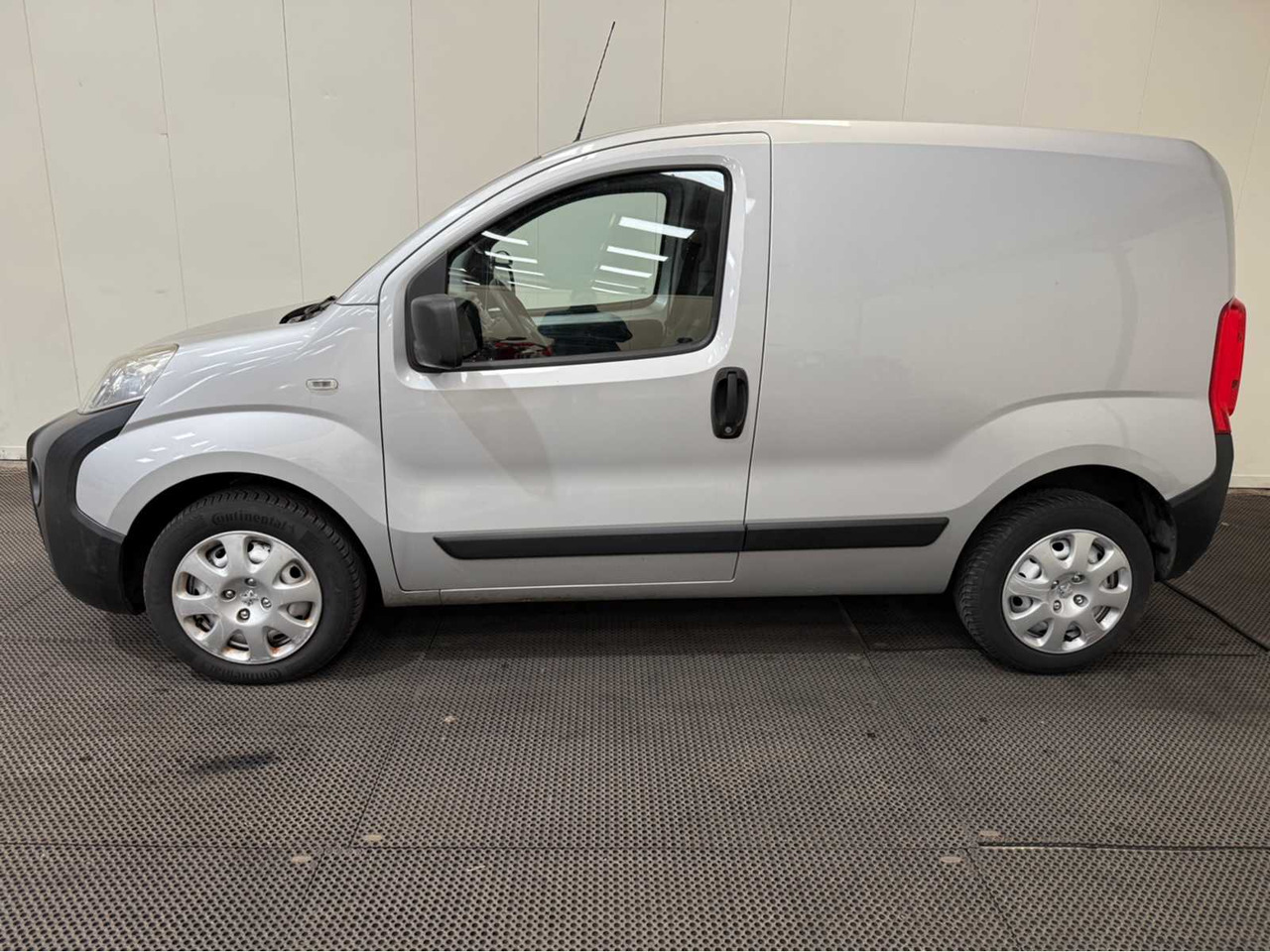 PEUGEOT - BIPPER - COMMERCIAL VEHICLE - 2013 - 밴 : 사진 2 PEUGEOT - BIPPER - COMMERCIAL VEHICLE - 2013 - 밴 : 사진 2