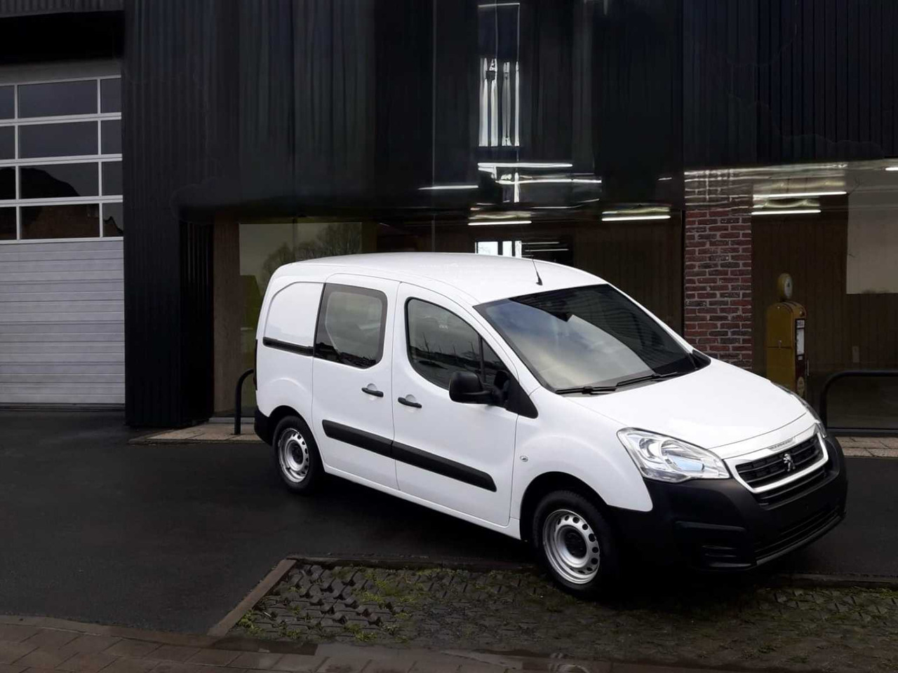 PEUGEOT PARTNER COMMERCIAL VEHICLE - 밴 : 사진 2 PEUGEOT PARTNER COMMERCIAL VEHICLE - 밴 : 사진 2