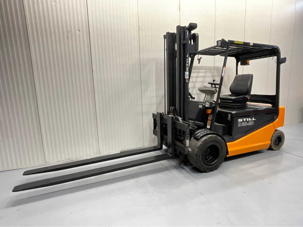 STILL R60-50 FORKLIFT 5000KG WITH FORK POSITIONER - BATTERY 2018 - FORKS 2400MM - 지게차 : 사진 1 STILL R60-50 FORKLIFT 5000KG WITH FORK POSITIONER - BATTERY 2018 - FORKS 2400MM - 지게차 : 사진 1