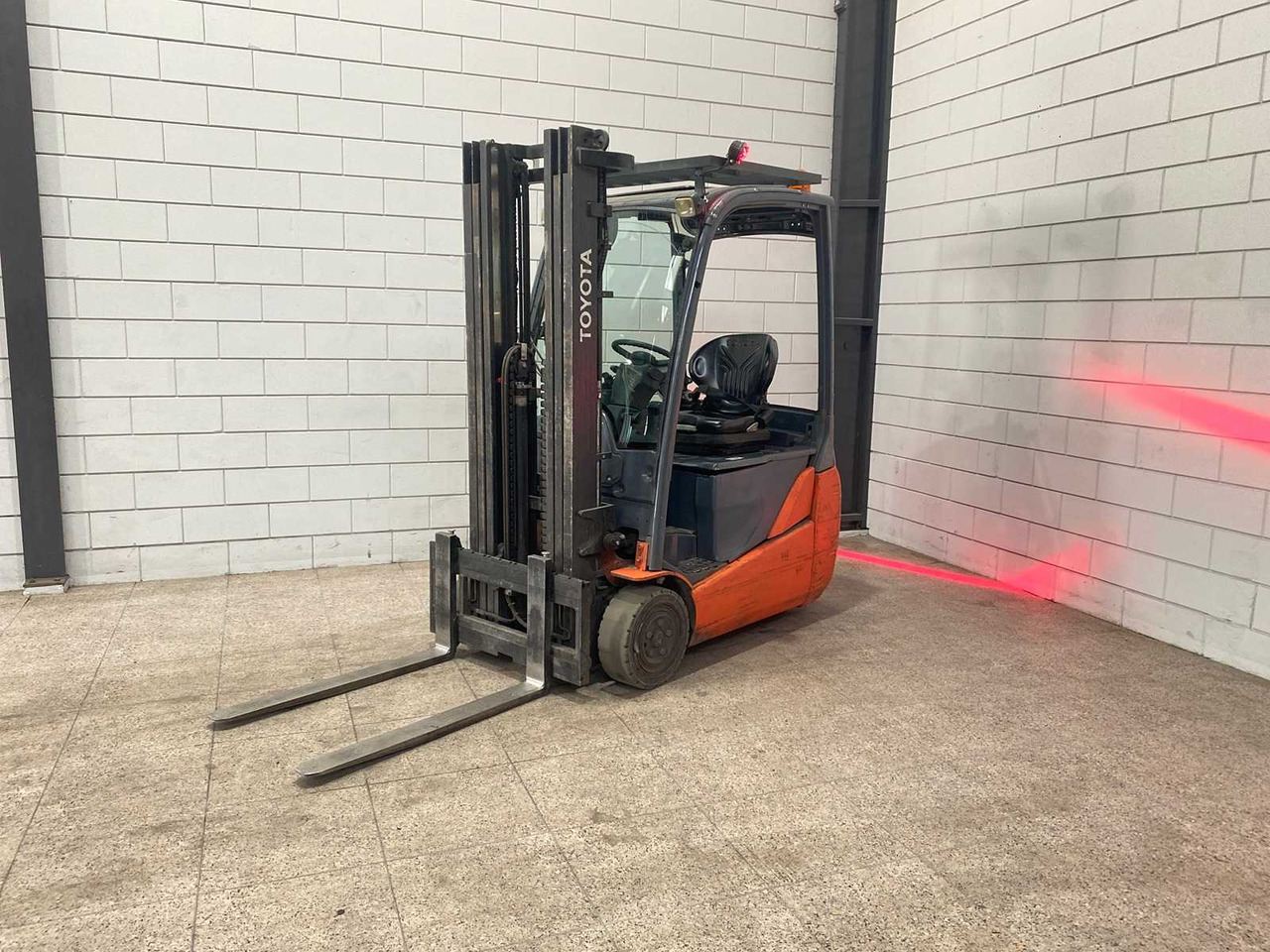 TOYOTA - 2012 - 8 FBEKT 16 - FORKLIFT TRIPLEX - FREE-LIFT - SIDE-SHIFT - 지게차 : 사진 1 TOYOTA - 2012 - 8 FBEKT 16 - FORKLIFT TRIPLEX - FREE-LIFT - SIDE-SHIFT - 지게차 : 사진 1