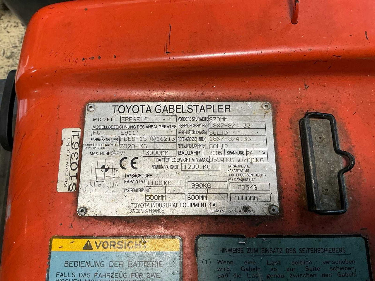 TOYOTA FBESF12 ELECTRIC FORKLIFT (2005) - 지게차 : 사진 5 TOYOTA FBESF12 ELECTRIC FORKLIFT (2005) - 지게차 : 사진 5