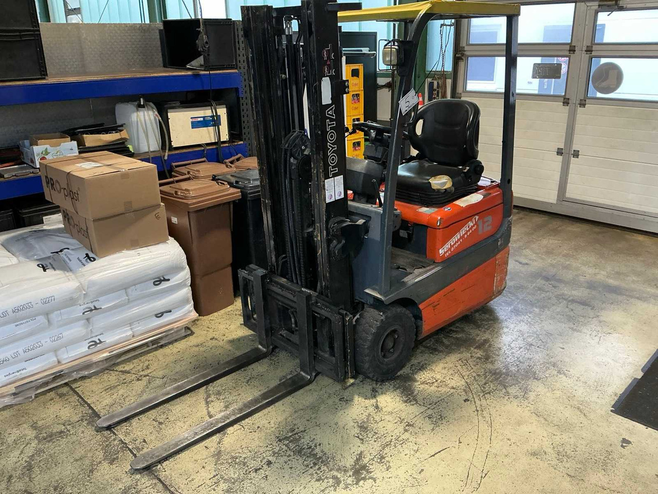 TOYOTA FBESF12 ELECTRIC FORKLIFT (2005) - 지게차 : 사진 1 TOYOTA FBESF12 ELECTRIC FORKLIFT (2005) - 지게차 : 사진 1