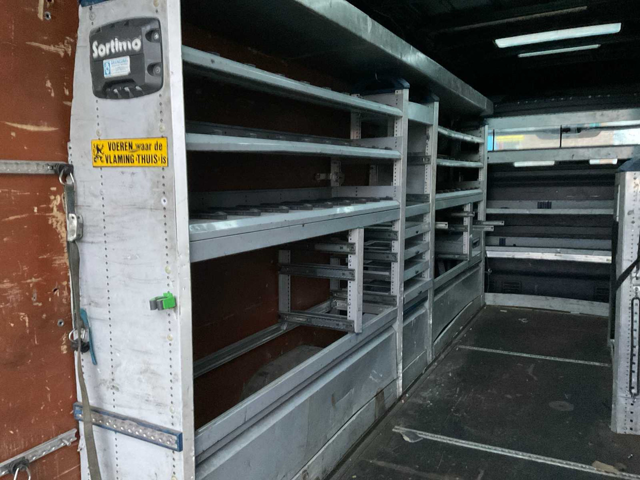 밴 VOLKSWAGEN - CRAFTER - - COMMERCIAL VEHICLE : 사진 25 밴 VOLKSWAGEN - CRAFTER - - COMMERCIAL VEHICLE : 사진 25