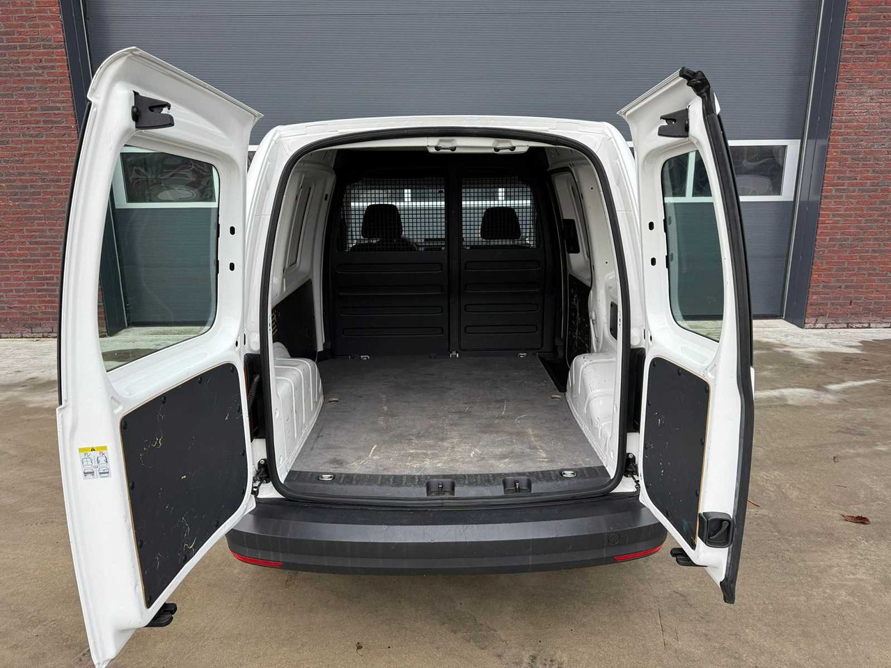 밴 VOLKSWAGEN - EASYLINE BENZINE 1.2 TSI L1H1 - CADDY - VAN : 사진 10 밴 VOLKSWAGEN - EASYLINE BENZINE 1.2 TSI L1H1 - CADDY - VAN : 사진 10