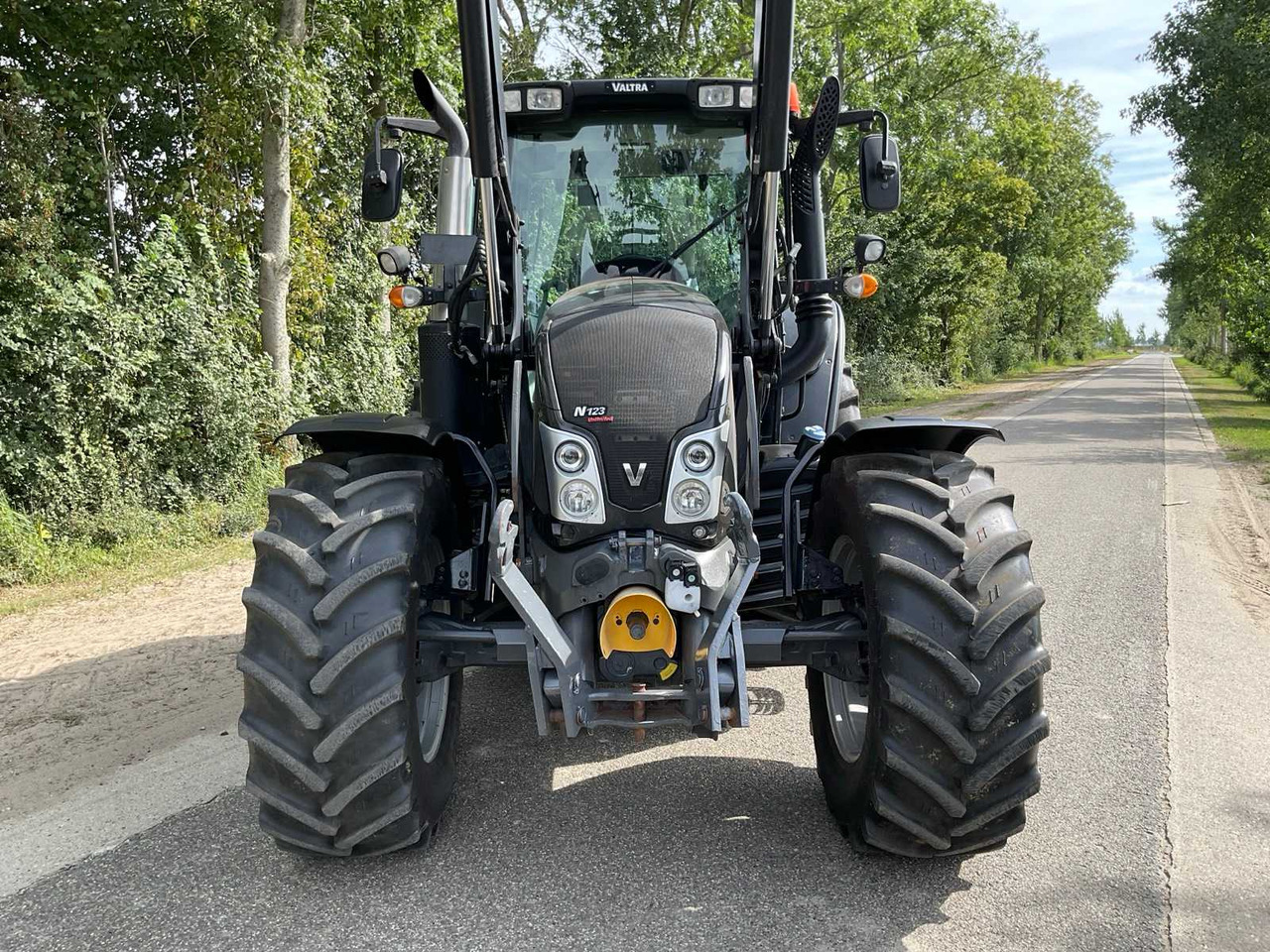 Valtra N123 Unlimited - 장궤형 트랙터 : 사진 3 Valtra N123 Unlimited - 장궤형 트랙터 : 사진 3