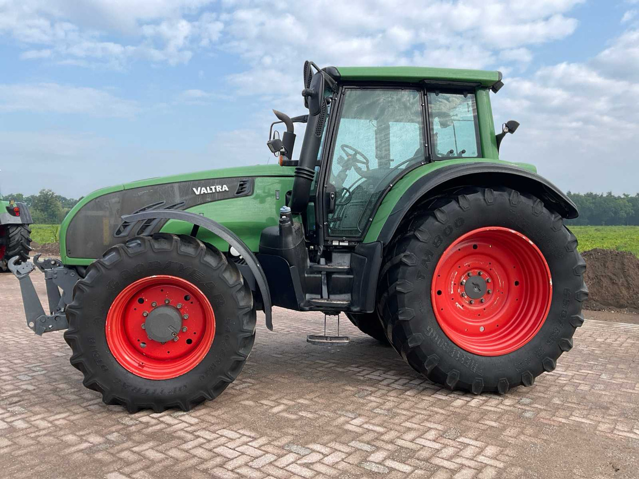 Valtra T163e - 장궤형 트랙터 : 사진 3 Valtra T163e - 장궤형 트랙터 : 사진 3