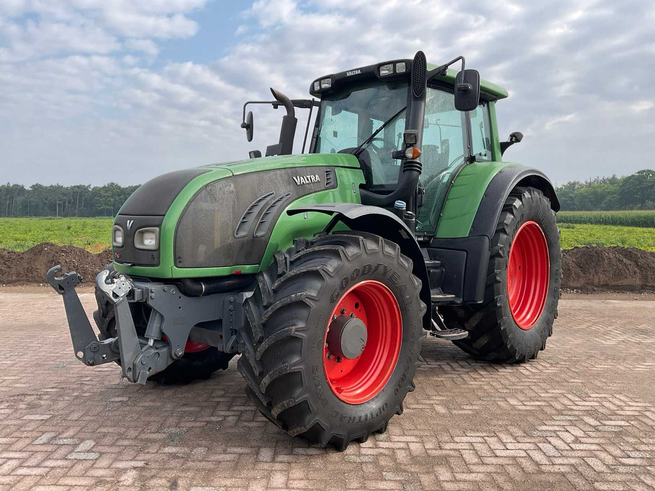 Valtra T163e - 장궤형 트랙터 : 사진 1 Valtra T163e - 장궤형 트랙터 : 사진 1