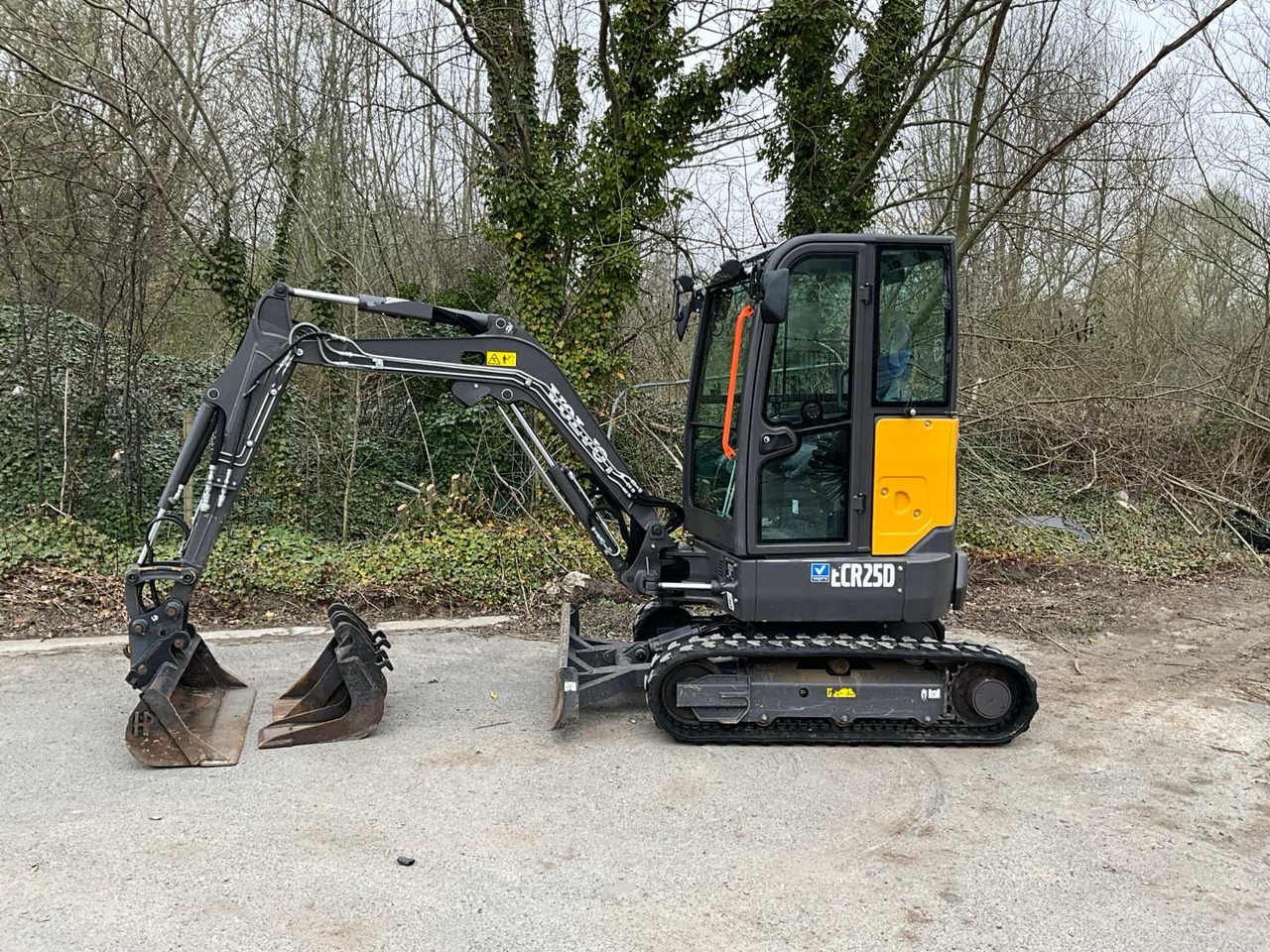 Volvo ECR25D - 미니 굴삭기 : 사진 2 Volvo ECR25D - 미니 굴삭기 : 사진 2