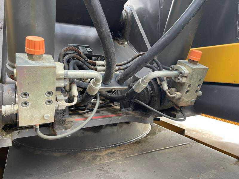 휠 굴삭기 Volvo EW 140 B : 사진 13