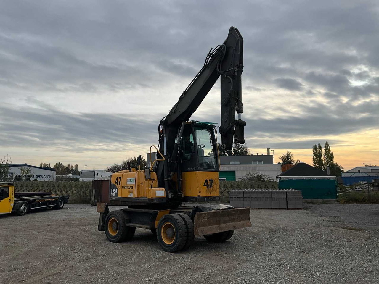 Volvo EW140C - 휠 굴삭기 : 사진 2 Volvo EW140C - 휠 굴삭기 : 사진 2