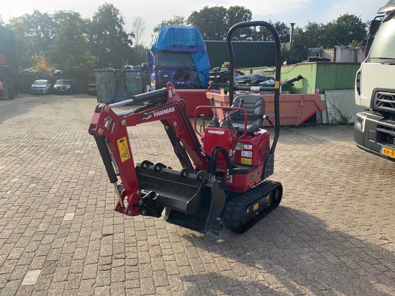 Yanmar SV08-1C - 미니 굴삭기 : 사진 1 Yanmar SV08-1C - 미니 굴삭기 : 사진 1