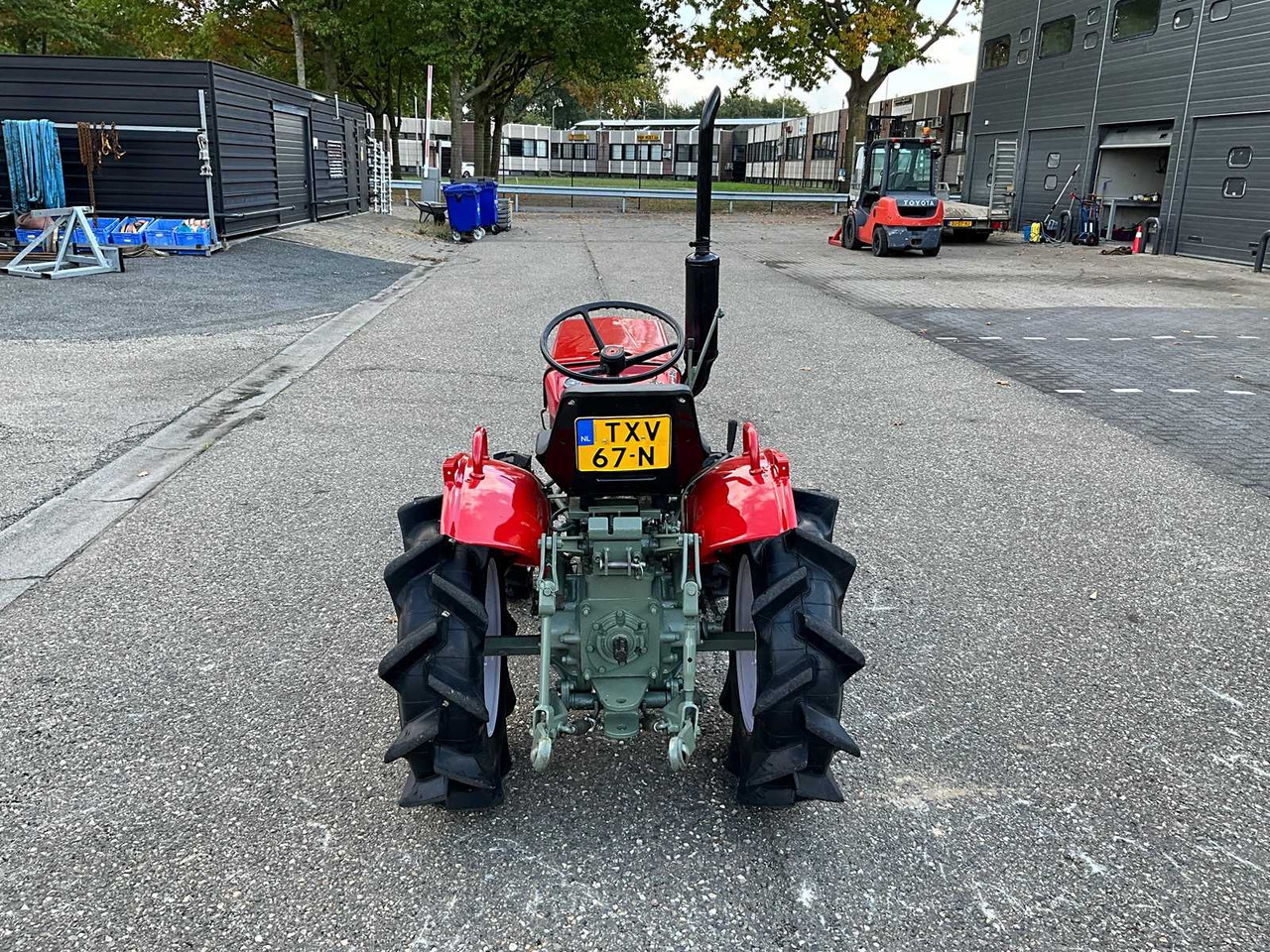 Yanmar YM1300D - 스트래들 트랙터 : 사진 4 Yanmar YM1300D - 스트래들 트랙터 : 사진 4