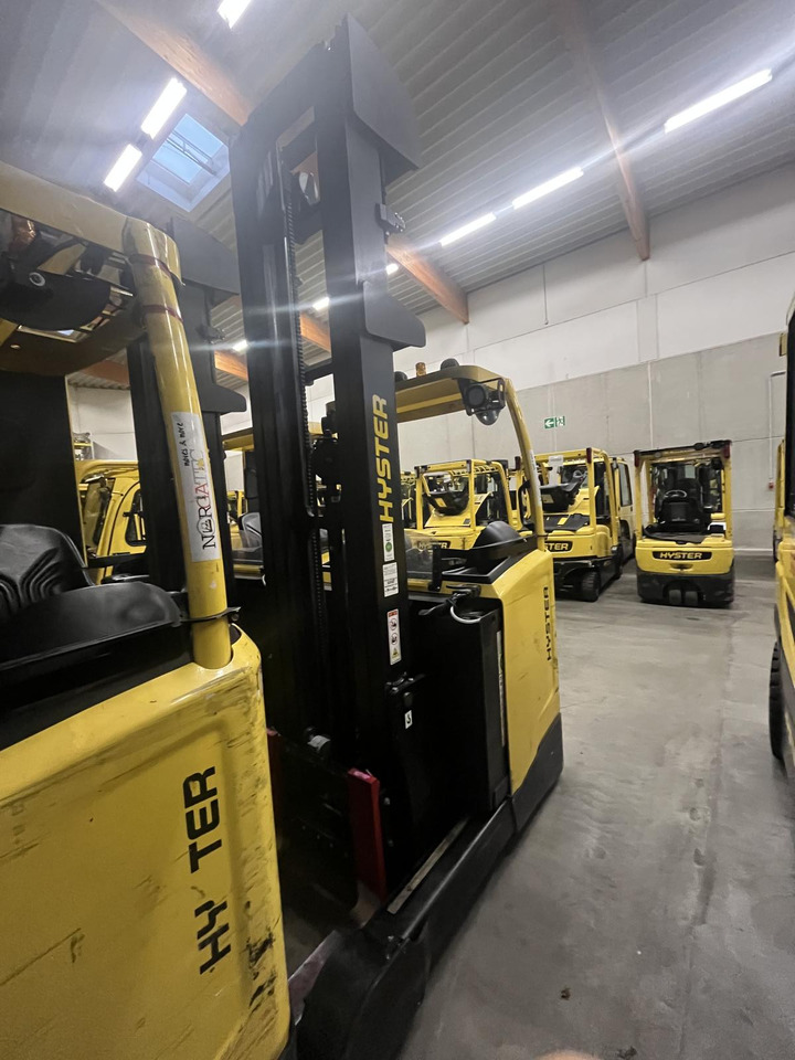 Hyster R1.6 - 리치 트럭 : 사진 2 Hyster R1.6 - 리치 트럭 : 사진 2