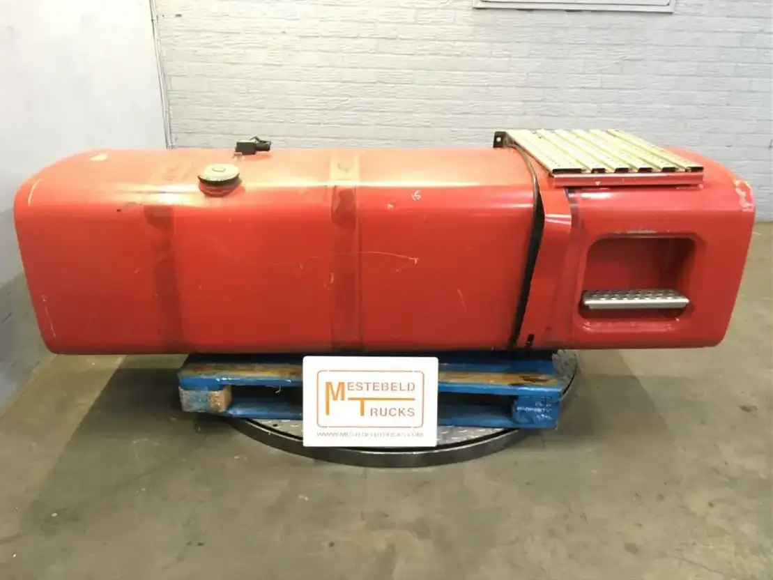 MAN Brandstoftank 710 liter - 연료 탱크 트럭 용 : 사진 1 MAN Brandstoftank 710 liter - 연료 탱크 트럭 용 : 사진 1
