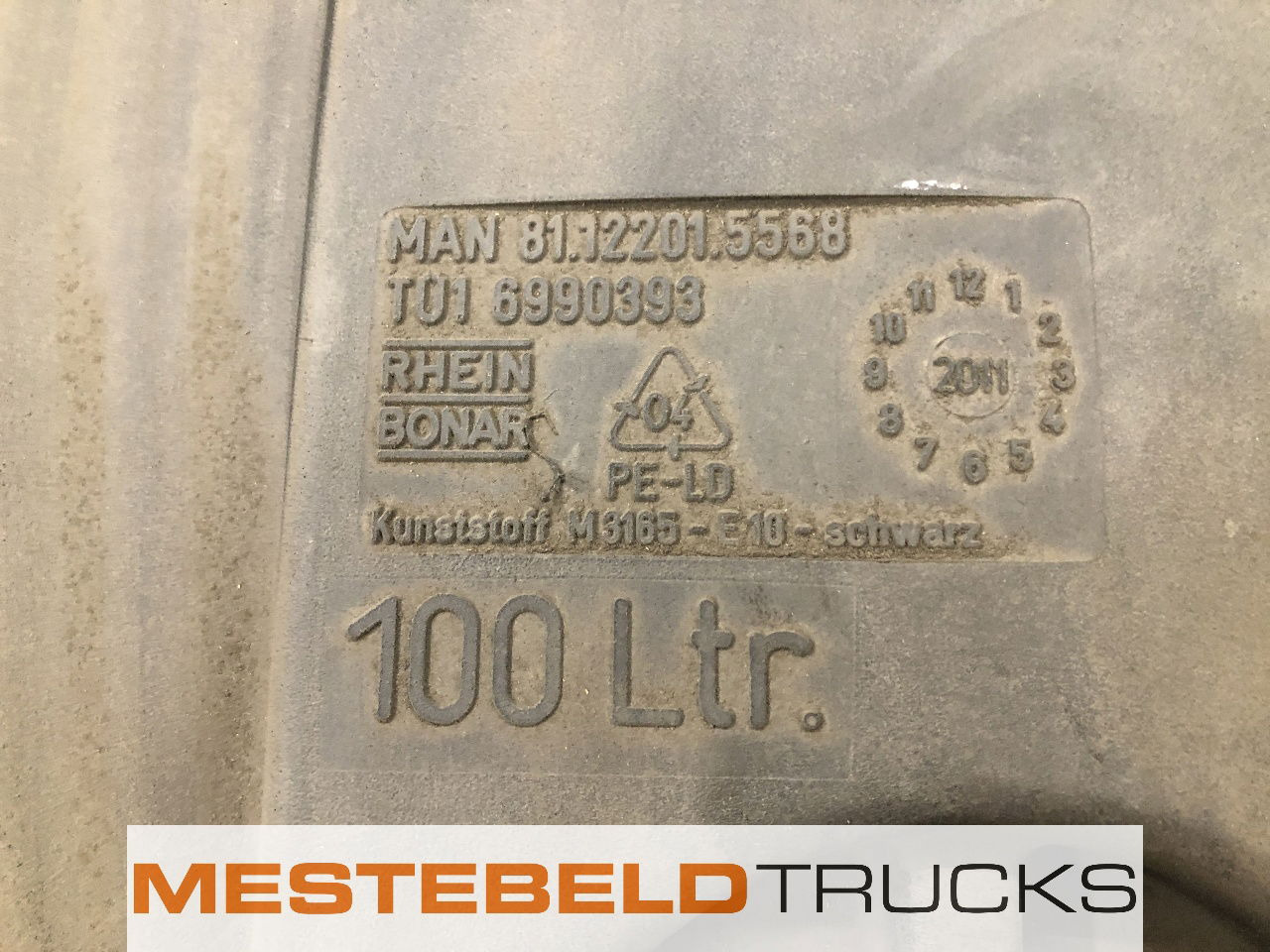 MAN Brandstoftank kunststof 100 liter - 연료 시스템 트럭 용 : 사진 2 MAN Brandstoftank kunststof 100 liter - 연료 시스템 트럭 용 : 사진 2