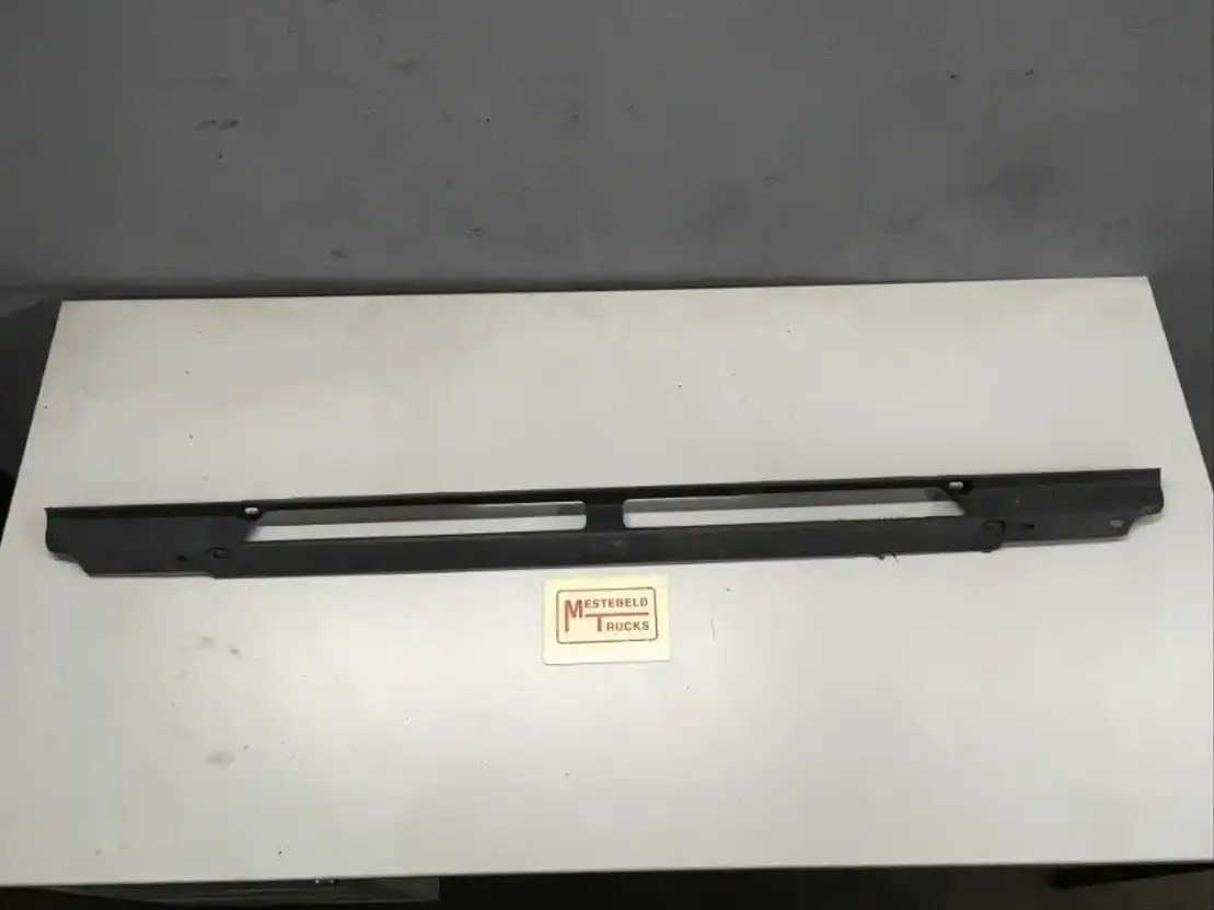 Mercedes-Benz Afdekplaat bovenbumper - 운전실 및 내부 트럭 용 : 사진 1 Mercedes-Benz Afdekplaat bovenbumper - 운전실 및 내부 트럭 용 : 사진 1