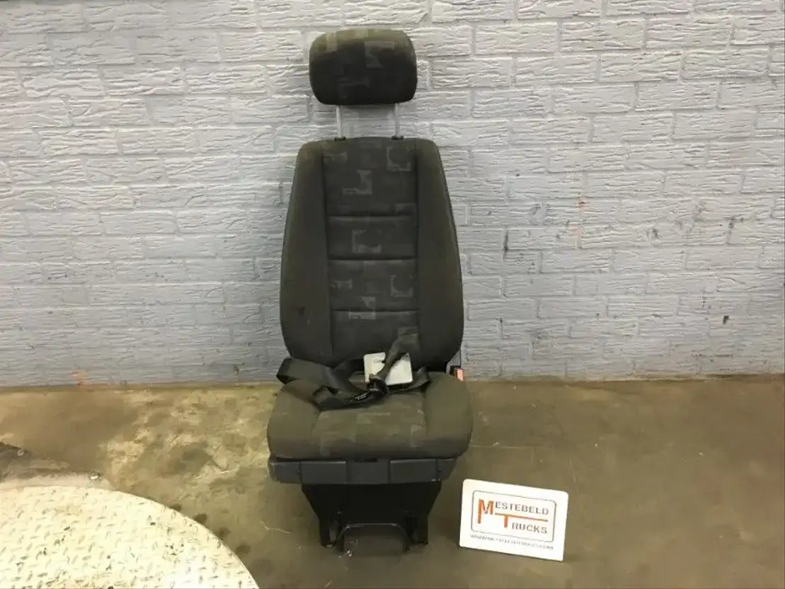 Mercedes-Benz Bijrijdersstoel - 좌석 트럭 용 : 사진 1 Mercedes-Benz Bijrijdersstoel - 좌석 트럭 용 : 사진 1