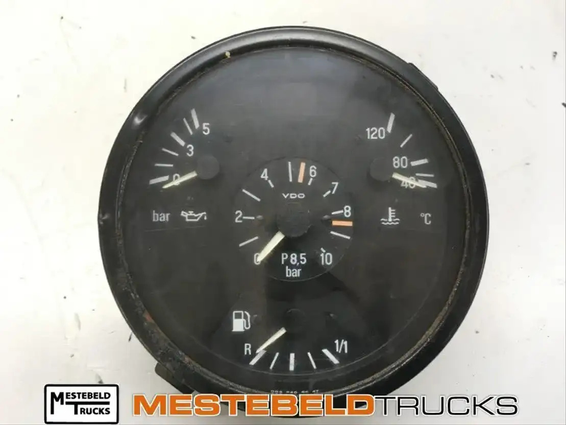 Mercedes-Benz Instrumentenpaneel - 전기 설비 트럭 용 : 사진 1 Mercedes-Benz Instrumentenpaneel - 전기 설비 트럭 용 : 사진 1