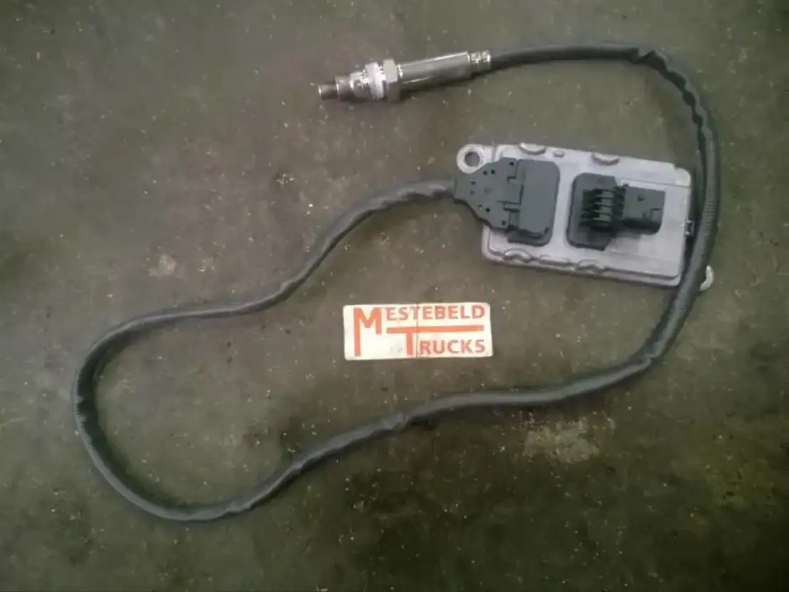 Mercedes-Benz NOX sensor - 배기 시스템 트럭 용 : 사진 1 Mercedes-Benz NOX sensor - 배기 시스템 트럭 용 : 사진 1