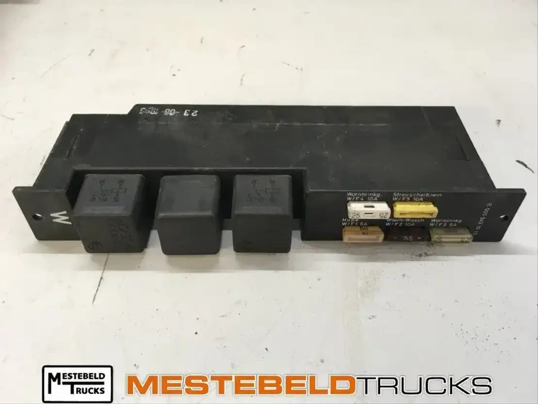 Mercedes-Benz Ruitenwisser- en knipperlichtmodule - 전기 설비 트럭 용 : 사진 1 Mercedes-Benz Ruitenwisser- en knipperlichtmodule - 전기 설비 트럭 용 : 사진 1