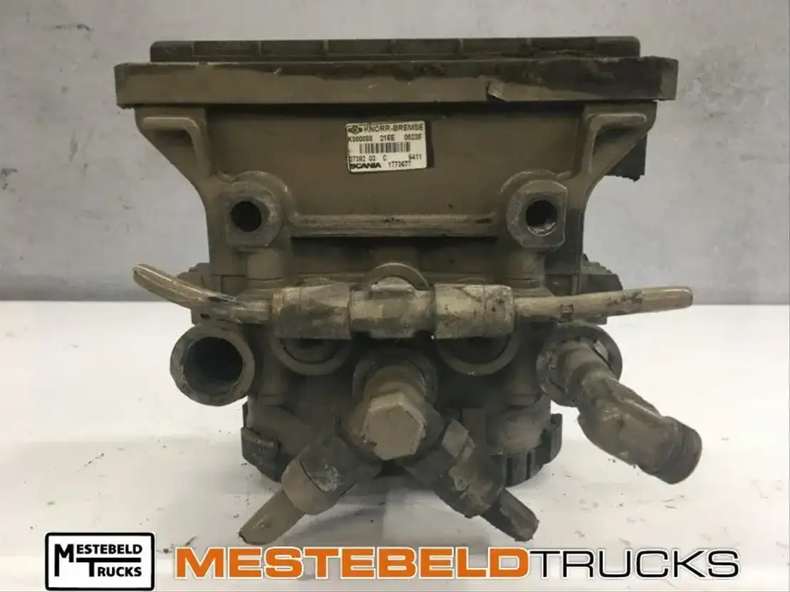 Scania EBS Drukregelventiel R440 - 브레이크 부품 트럭 용 : 사진 1 Scania EBS Drukregelventiel R440 - 브레이크 부품 트럭 용 : 사진 1