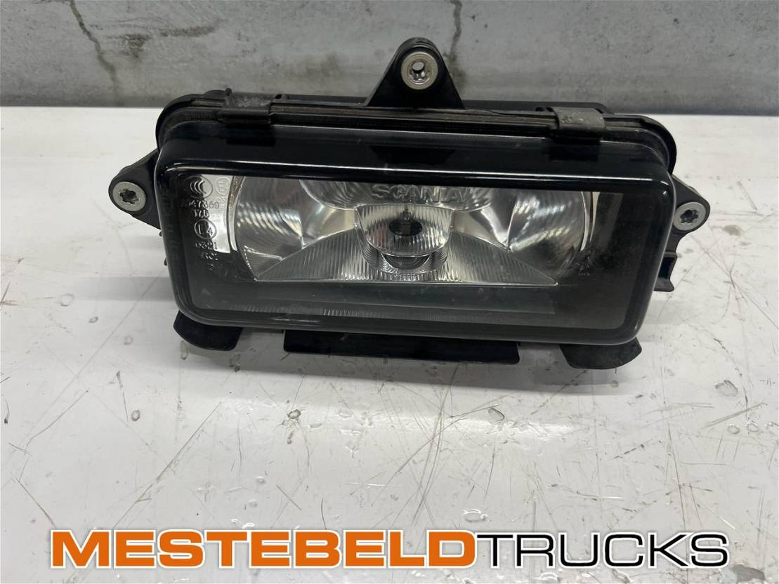 Scania Verstraler zonneklep rechts  - 운전실 및 내부 트럭 용 : 사진 1 Scania Verstraler zonneklep rechts  - 운전실 및 내부 트럭 용 : 사진 1