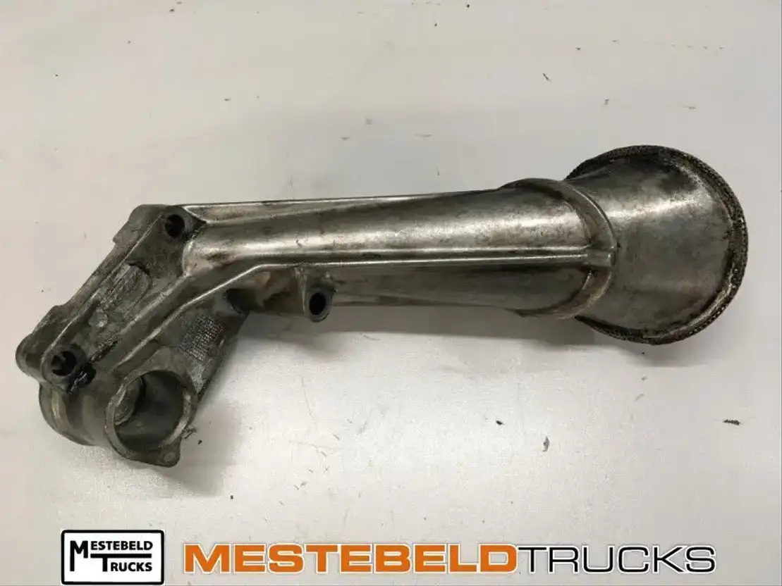 Volvo Olieaanzuigbuis - 엔진 및 부품 트럭 용 : 사진 1 Volvo Olieaanzuigbuis - 엔진 및 부품 트럭 용 : 사진 1