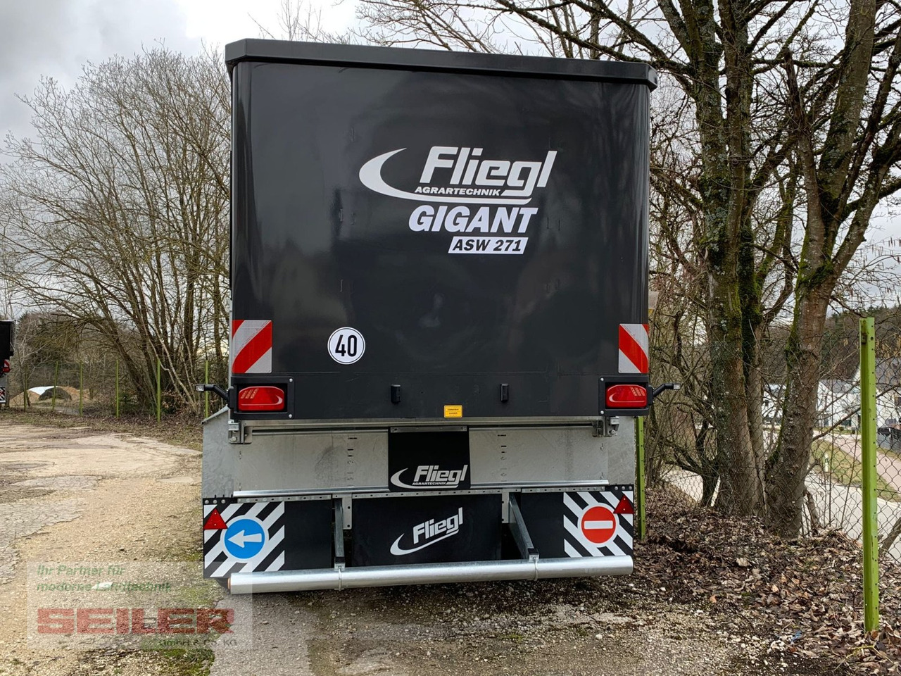 Fliegl ASW 271 C FOX Lenkachse 22,5" 35m³ - 셀프 로딩 왜건 : 사진 4 Fliegl ASW 271 C FOX Lenkachse 22,5" 35m³ - 셀프 로딩 왜건 : 사진 4