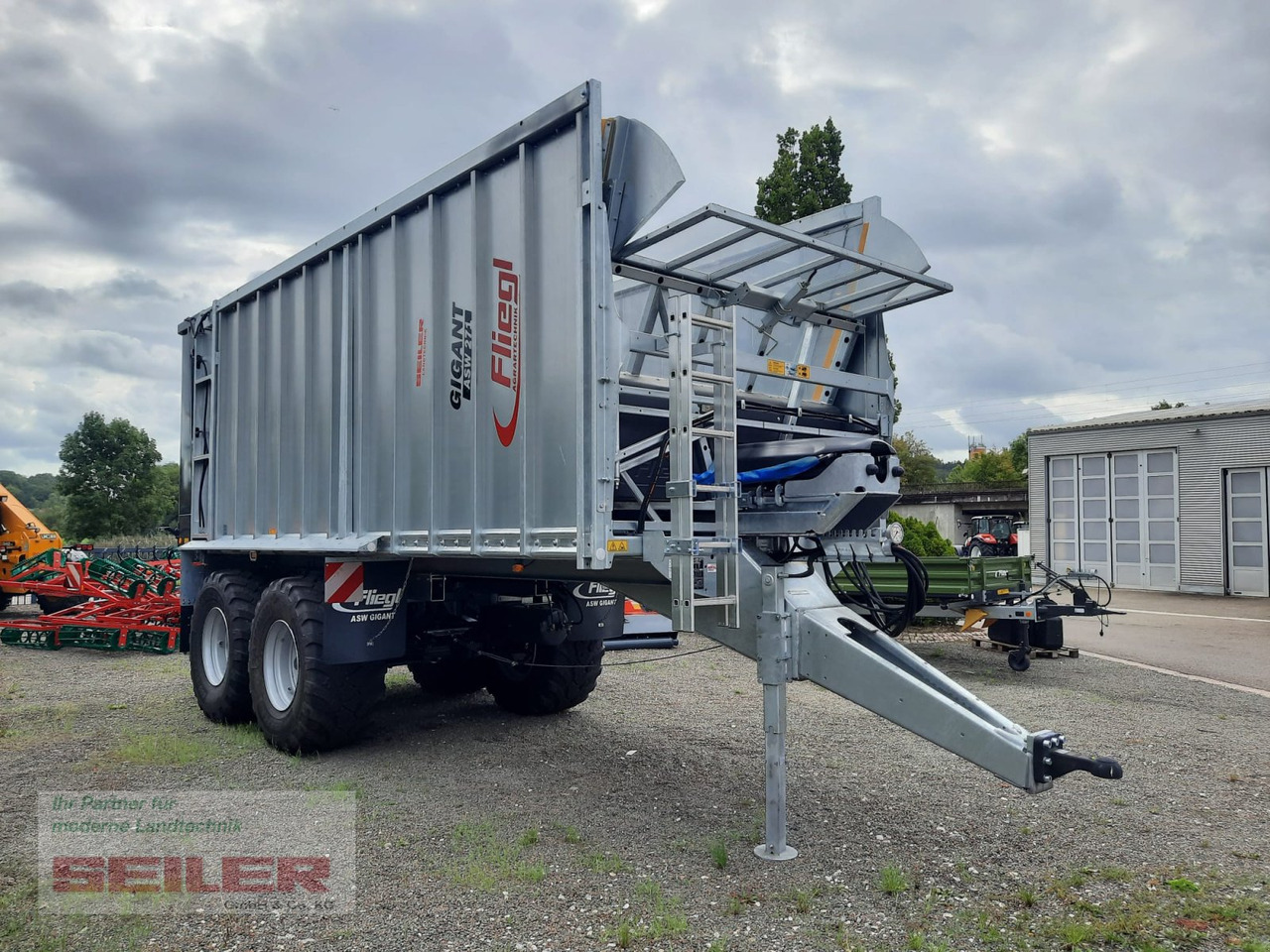 Fliegl ASW 271 C FOX "Franken-Renner" 40m³ - 셀프 로딩 왜건 : 사진 2 Fliegl ASW 271 C FOX "Franken-Renner" 40m³ - 셀프 로딩 왜건 : 사진 2
