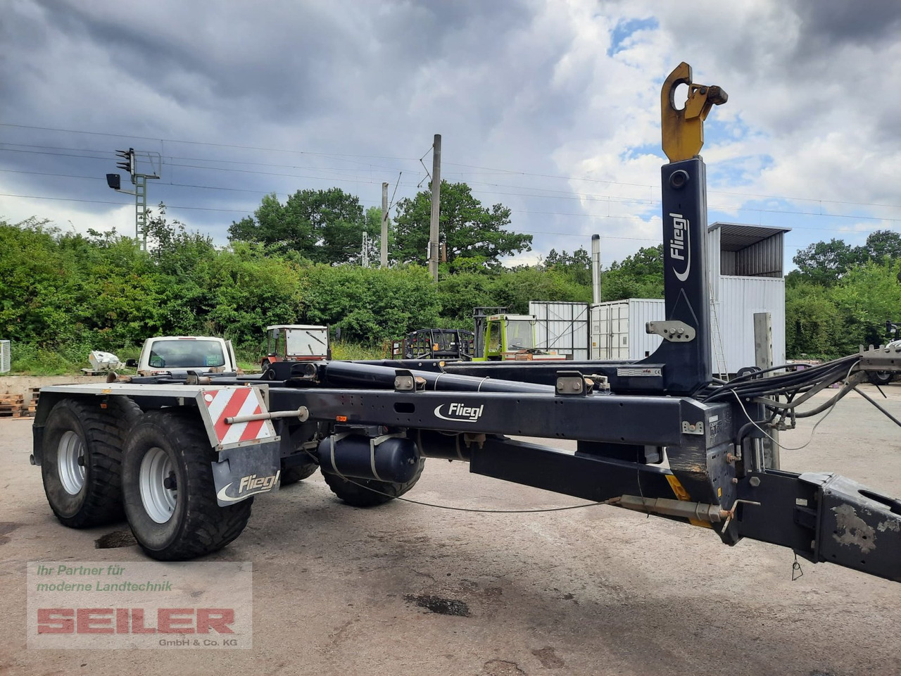 Fliegl HKL 22 Tandem - 롤오프/ 스킵 트레일러 : 사진 2 Fliegl HKL 22 Tandem - 롤오프/ 스킵 트레일러 : 사진 2