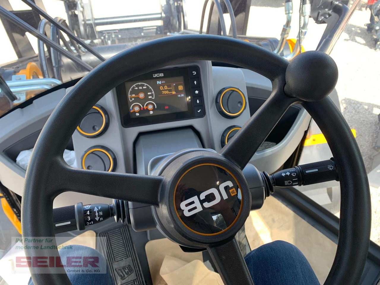 JCB 427 Agri Stage V HighLift - 휠 로더 : 사진 5 JCB 427 Agri Stage V HighLift - 휠 로더 : 사진 5