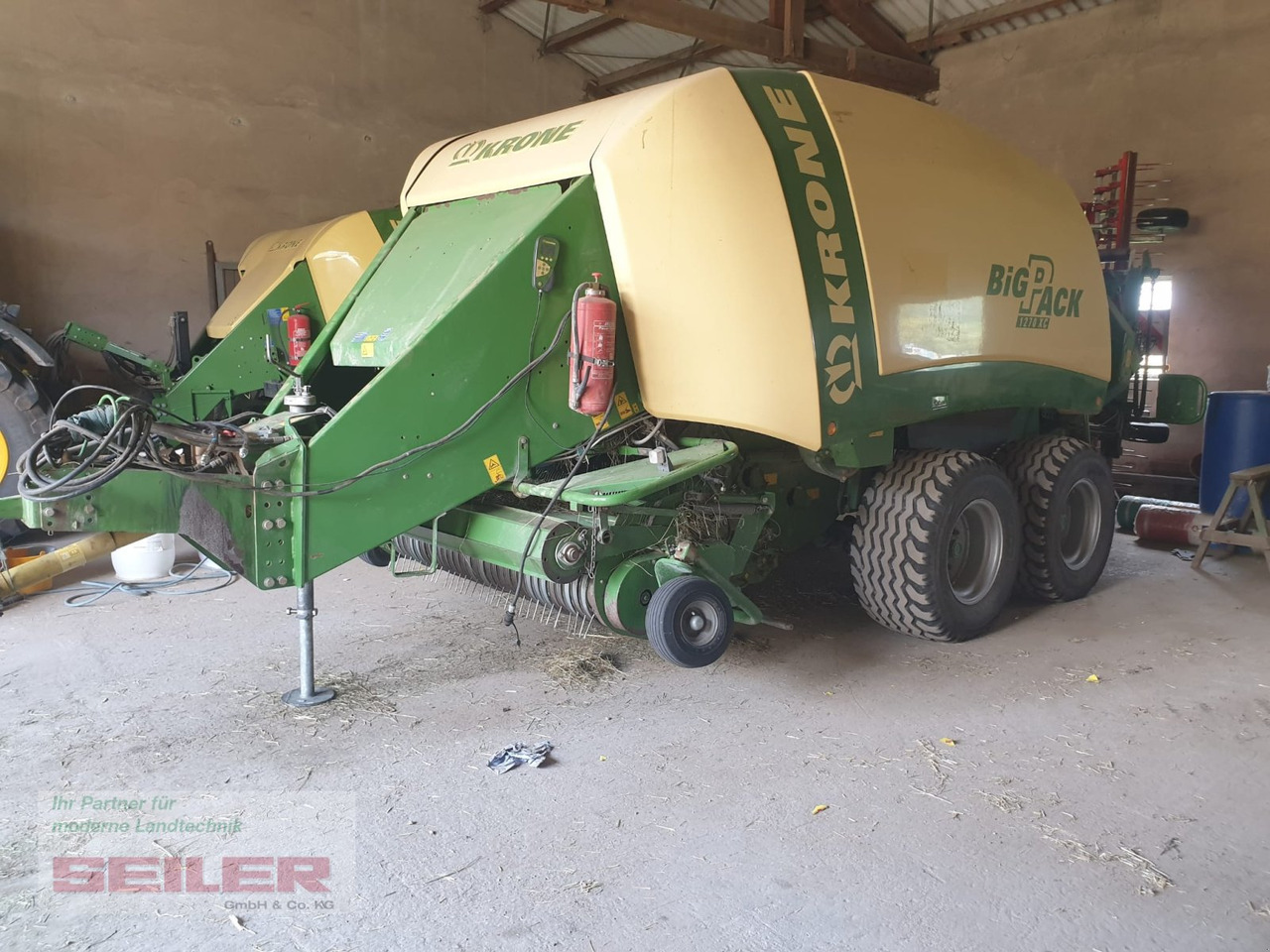 Krone Big Pack 1270 XC - 정사각 베일러 : 사진 1 Krone Big Pack 1270 XC - 정사각 베일러 : 사진 1