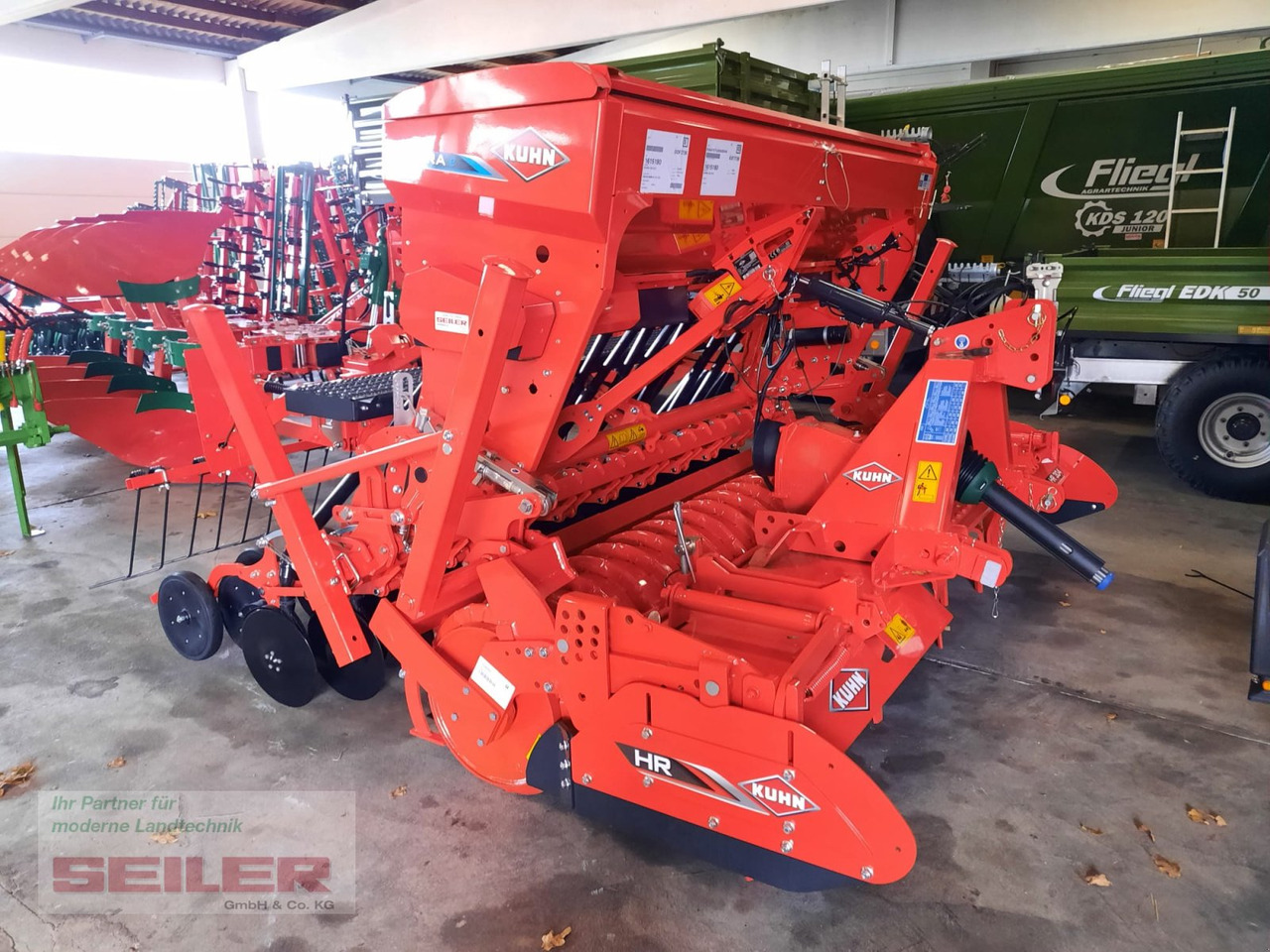Kuhn HR 304 + Sitera 330-20E - 콤바인 : 사진 4 Kuhn HR 304 + Sitera 330-20E - 콤바인 : 사진 4