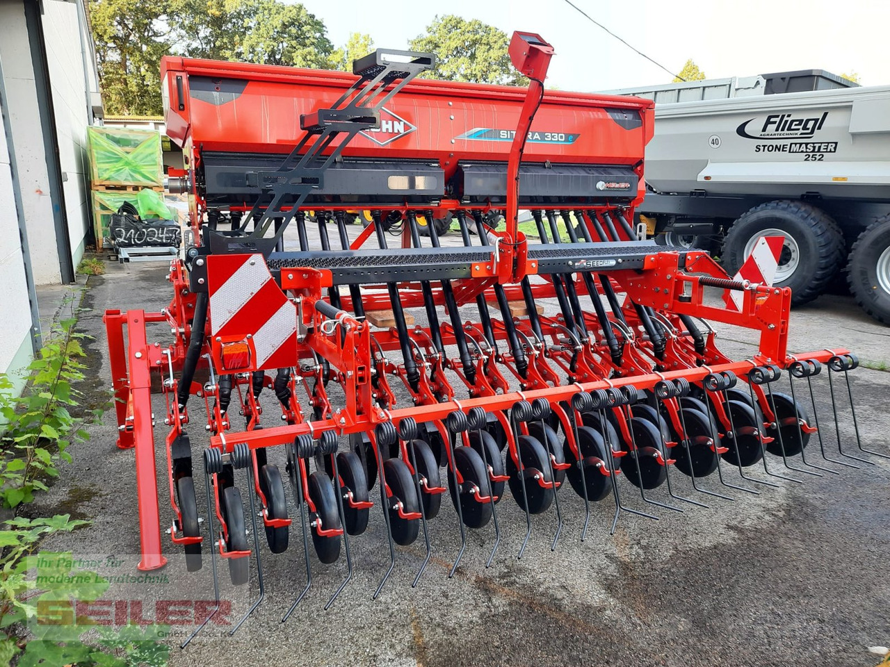 Kuhn HR 304 + Sitera 330-20E - 콤바인 : 사진 5 Kuhn HR 304 + Sitera 330-20E - 콤바인 : 사진 5