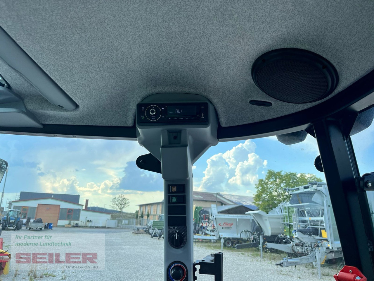 Steyr Kompakt 4075 HILO - 장궤형 트랙터 : 사진 5 Steyr Kompakt 4075 HILO - 장궤형 트랙터 : 사진 5