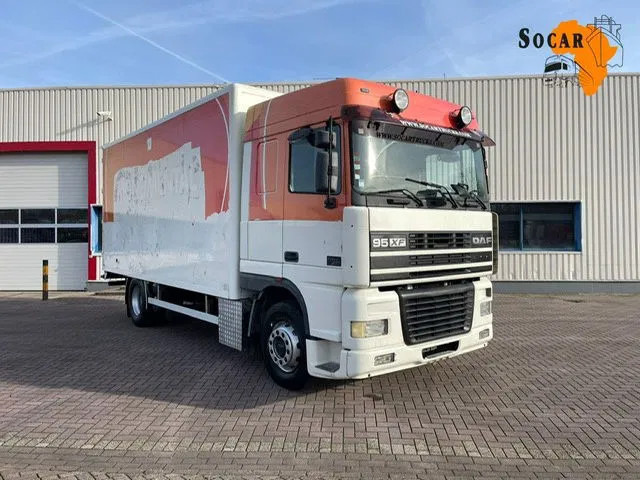 DAF XF 95.380 Euro 2 Manual-Gear - 박스 트럭 : 사진 1 DAF XF 95.380 Euro 2 Manual-Gear - 박스 트럭 : 사진 1