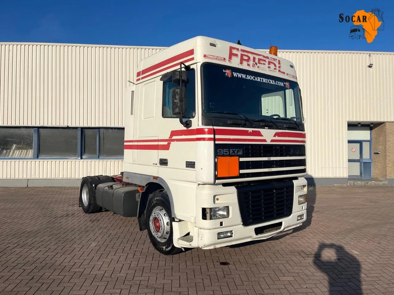 DAF XF 95.430 Manual-Gear Euro 3 - 트랙터 유닛 : 사진 1 DAF XF 95.430 Manual-Gear Euro 3 - 트랙터 유닛 : 사진 1