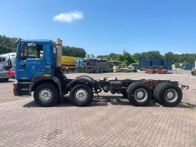MAN 32.403 8x4 chassis Manual Full Steel - 캡 새시 트럭 : 사진 2 MAN 32.403 8x4 chassis Manual Full Steel - 캡 새시 트럭 : 사진 2