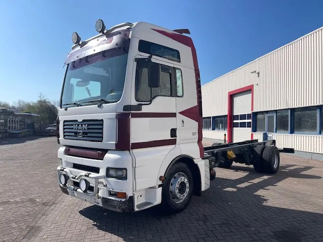 MAN TGA 18.460 Euro 3 Manual-gear Retarder - 캡 새시 트럭 : 사진 3 MAN TGA 18.460 Euro 3 Manual-gear Retarder - 캡 새시 트럭 : 사진 3
