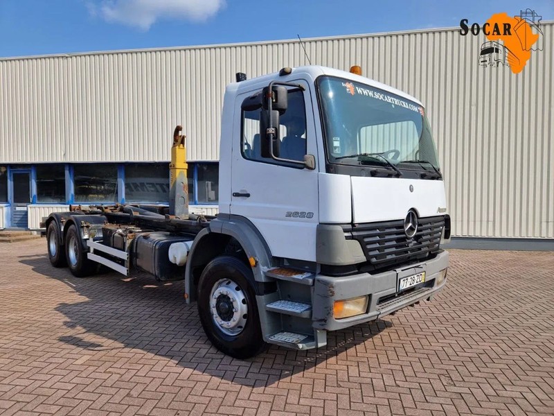 Mercedes-Benz Atego 2628 6x4 Euro 3 Manual Gear full steel suspension - 후크 리프트 트럭 : 사진 1 Mercedes-Benz Atego 2628 6x4 Euro 3 Manual Gear full steel suspension - 후크 리프트 트럭 : 사진 1