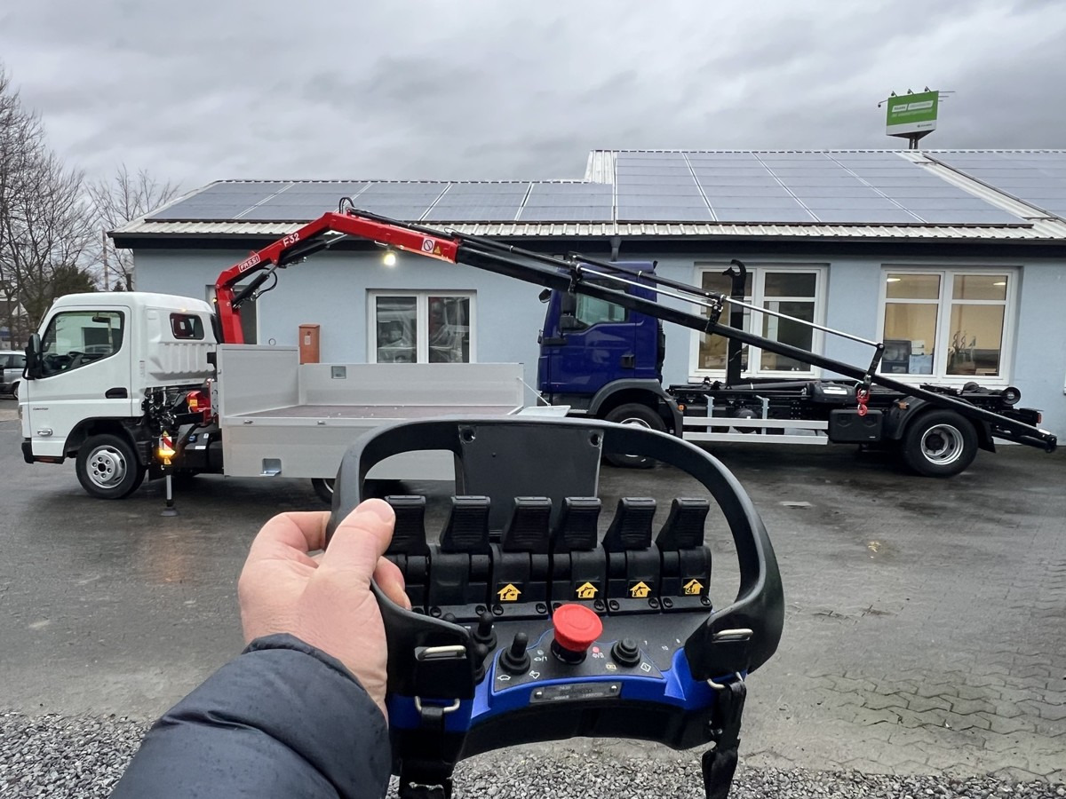 FUSO 3S15 Alu Pritsche 2.80m Ladekran Funk! - 플랫베드 밴 : 사진 2 FUSO 3S15 Alu Pritsche 2.80m Ladekran Funk! - 플랫베드 밴 : 사진 2