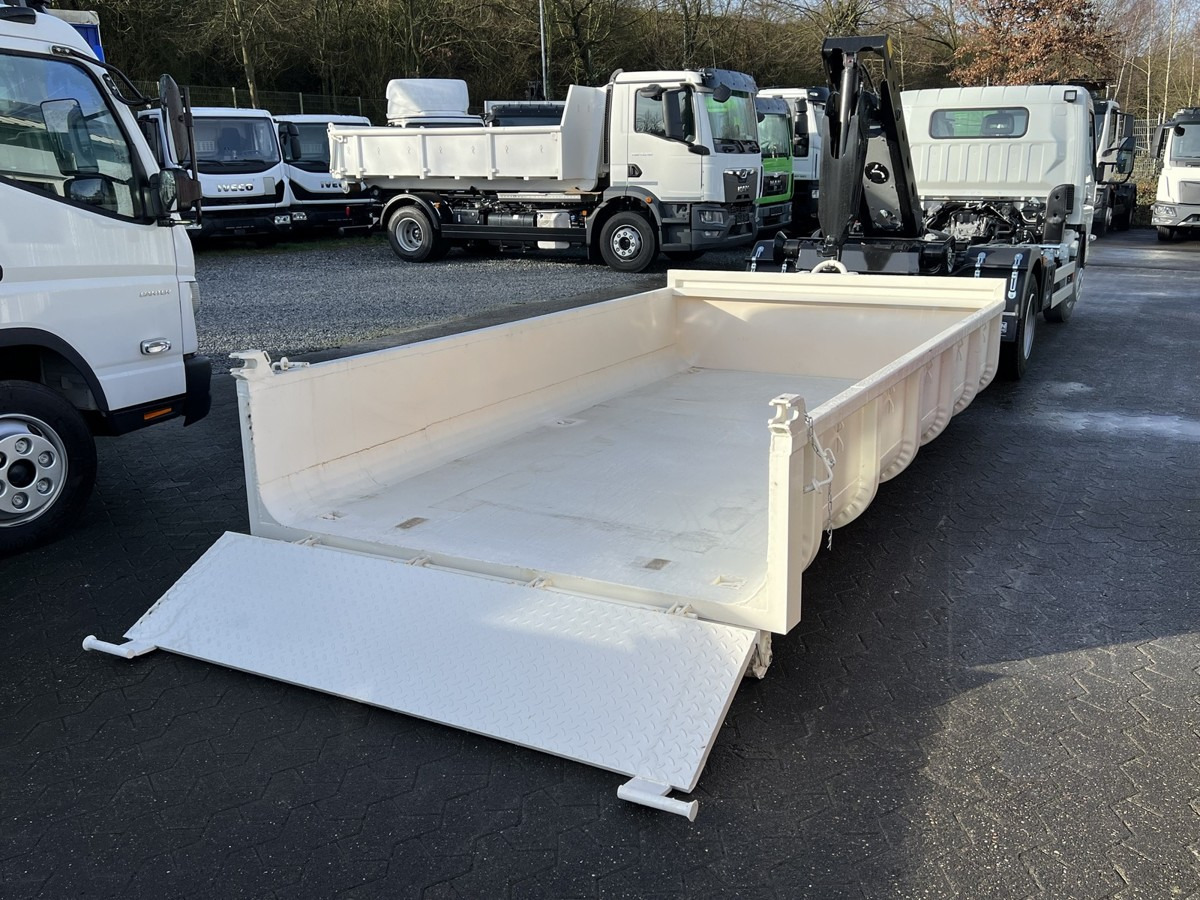 FUSO Canter FUSO 7C18 City Abrollkipper Miete - 후크 리프트 트럭 : 사진 4 FUSO Canter FUSO 7C18 City Abrollkipper Miete - 후크 리프트 트럭 : 사진 4