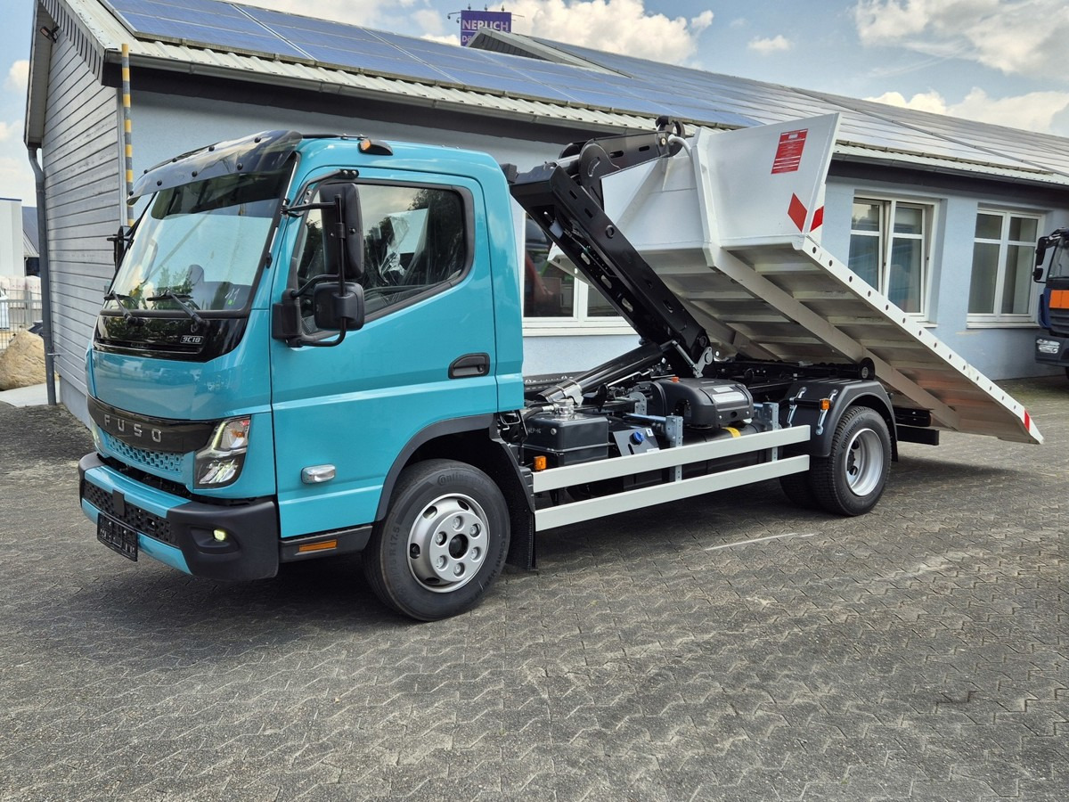 FUSO Canter FUSO 9C18 Duonic City Abrollkipper Color - 후크 리프트 트럭, 크레인 트럭 : 사진 2 FUSO Canter FUSO 9C18 Duonic City Abrollkipper Color - 후크 리프트 트럭, 크레인 트럭 : 사진 2
