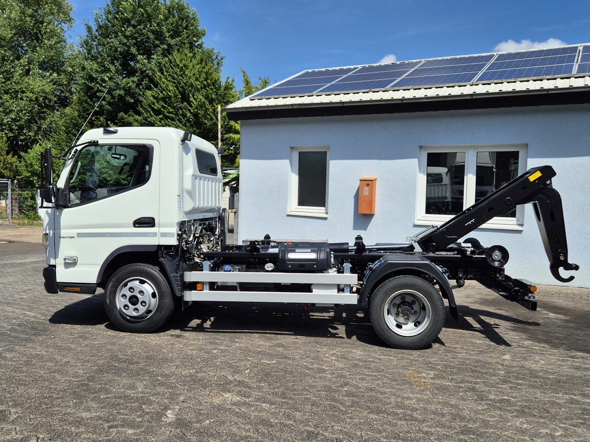 FUSO Fuso Canter 7C18 City Abrollkipper AHK Hooklift - 후크 리프트 트럭 : 사진 3 FUSO Fuso Canter 7C18 City Abrollkipper AHK Hooklift - 후크 리프트 트럭 : 사진 3