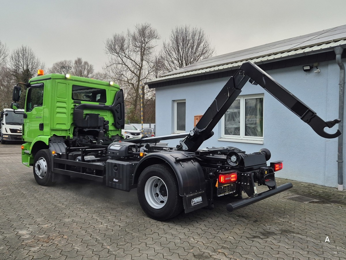 MAN TGM 15.290 BL Aut. Abrollkipper AHK - 후크 리프트 트럭 : 사진 2 MAN TGM 15.290 BL Aut. Abrollkipper AHK - 후크 리프트 트럭 : 사진 2