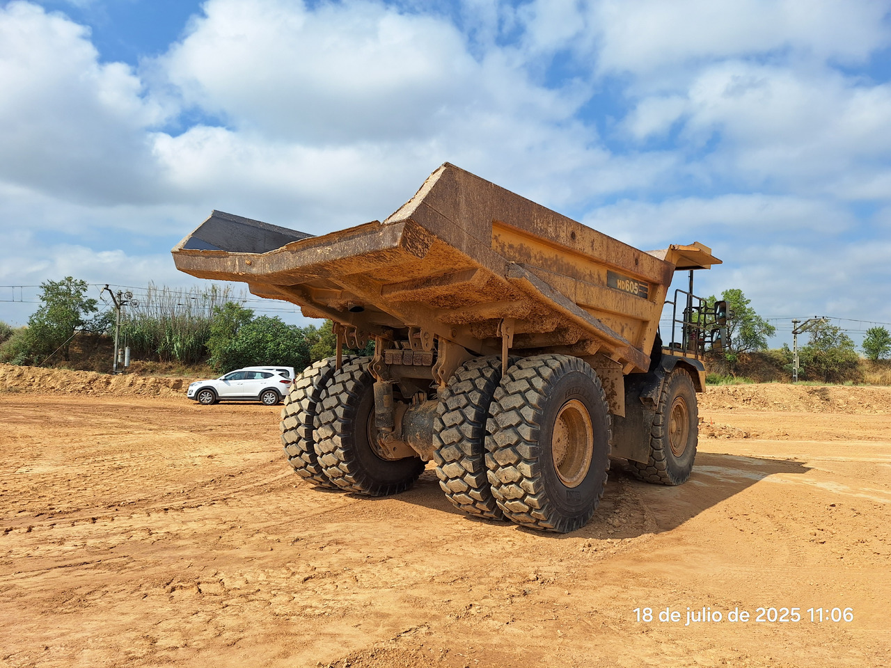 KOMATSU HD605 7-EO - 리지드 덤프/ 바위 트럭 : 사진 3 KOMATSU HD605 7-EO - 리지드 덤프/ 바위 트럭 : 사진 3
