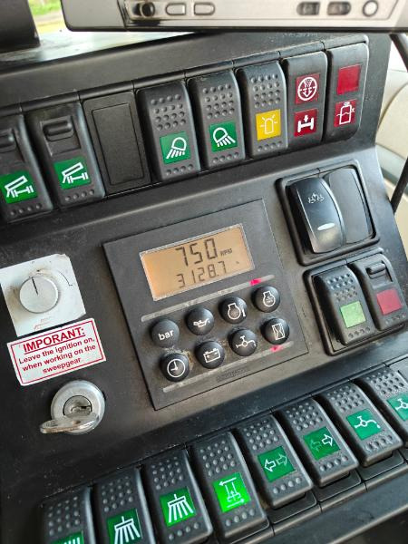 Brock SL280/2 MB Actros 1833 - 거리 청소 차량 : 사진 5 Brock SL280/2 MB Actros 1833 - 거리 청소 차량 : 사진 5