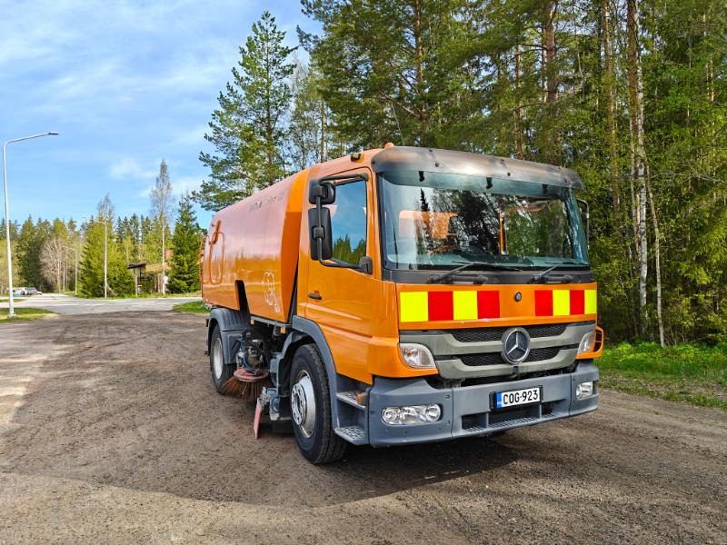 Bucher Cityfant 60 MB Atego - 거리 청소 차량 : 사진 3 Bucher Cityfant 60 MB Atego - 거리 청소 차량 : 사진 3