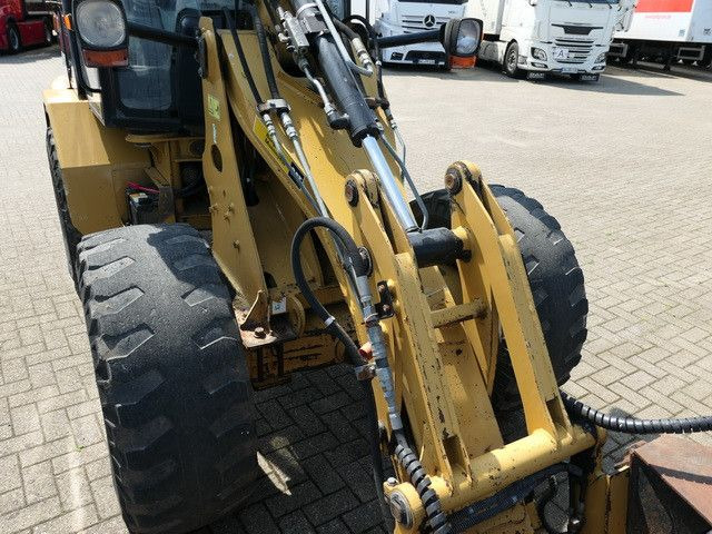 CAT 906, Hydr. S.W.S., Greifschaufel, - 휠 로더 : 사진 5 CAT 906, Hydr. S.W.S., Greifschaufel, - 휠 로더 : 사진 5